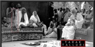 Mahatma Gandhi visited Rabindranath Tagore at Santiniketan.